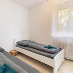 アパート Monteurwohnung I 6 Personen I 3 Schlafzimmer *