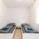Monteurwohnung I 6 Personen I 3 Schlafzimmer アパート *