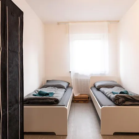 Διαμέρισμα Monteurwohnung I 6 Personen I 3 Schlafzimmer *